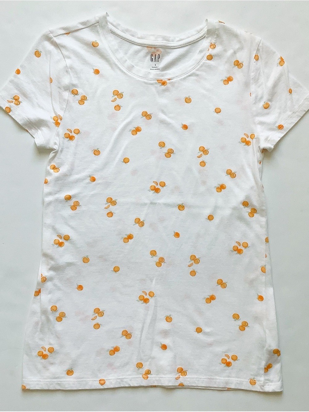 GAP White Short-Sleeve Tee with Orange Fruit Print